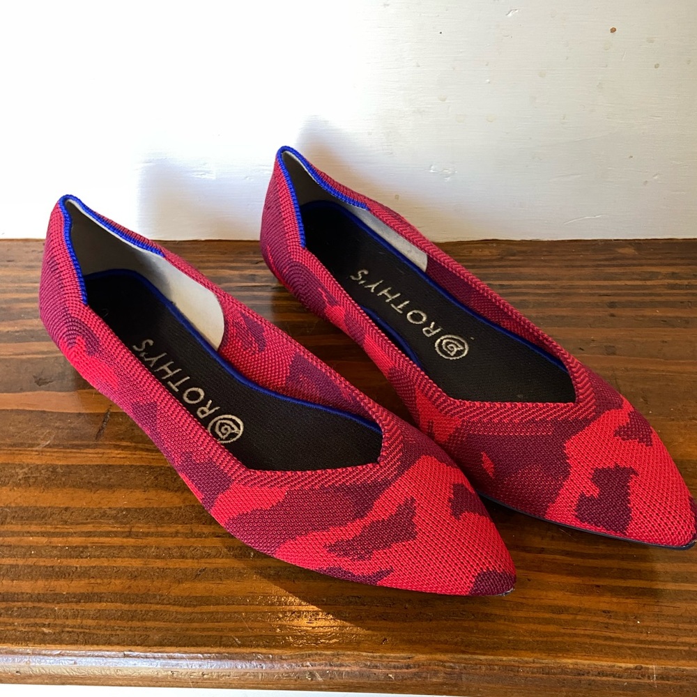 Rothy’s EUC size 8 retired red camo The point ballet pointed flat